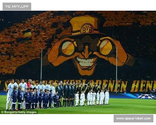 老特拉福德南看台沉寂，曼联球迷目睹球队三轮不胜